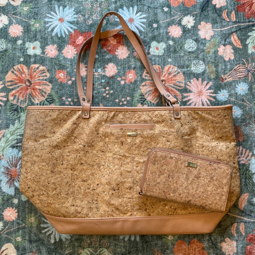 Jewell by Thirty-One Cork Tote Bag and Zip Around Wallet Set Gold Fleck Tan